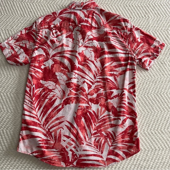 American Eagle Shirt Men XS Red Button Down/Up Hawaiian Beach Aloha Palms - Picture 6 of 7
